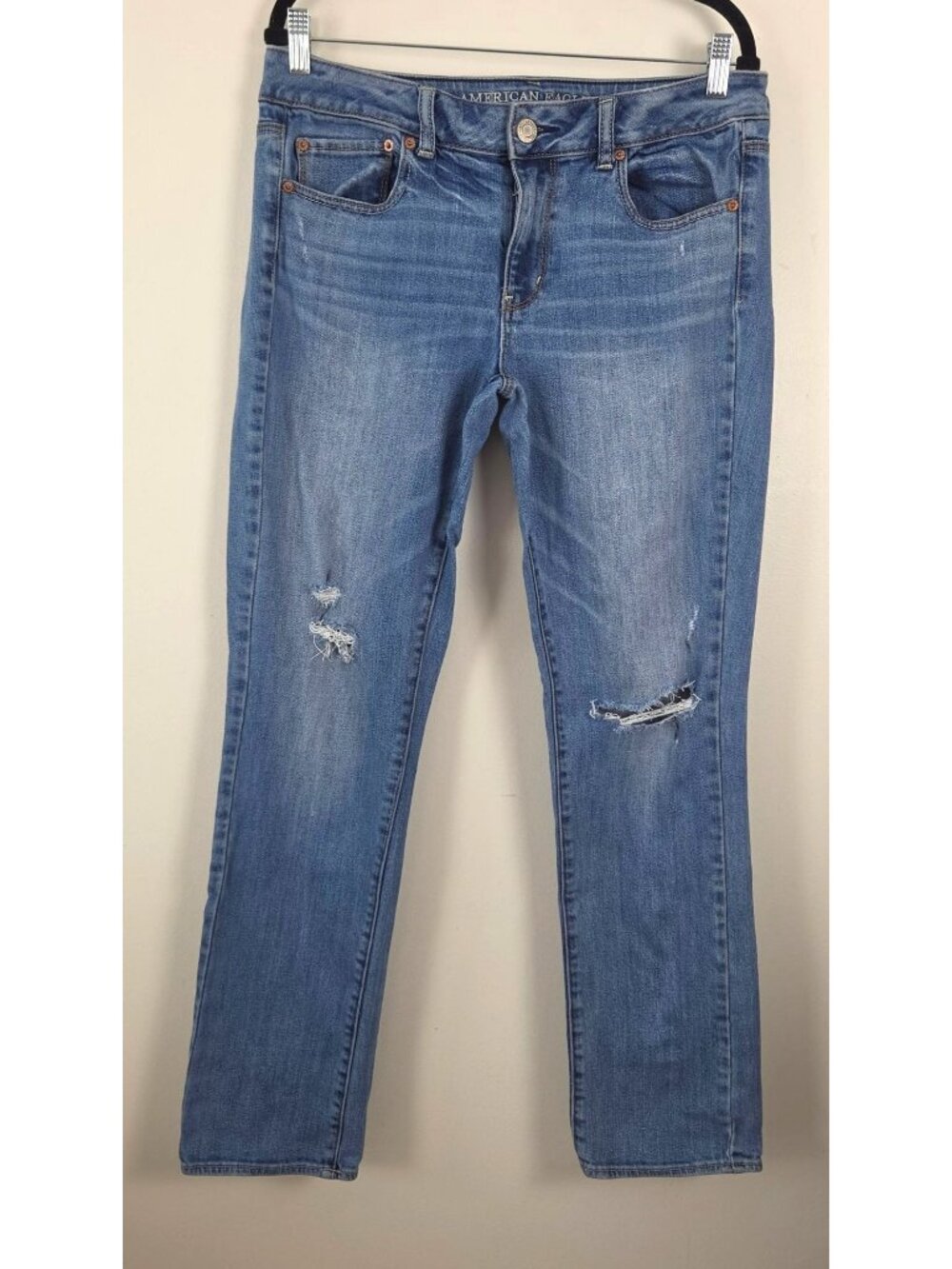American Eagle Outfitters Womens Siz12 Long Light Wash Distressed Straight Jeans